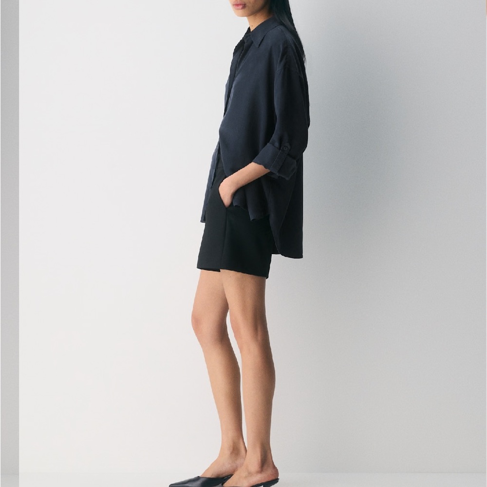 NWOT Aritzia High Waist Black Shorts - Picture 4 of 11